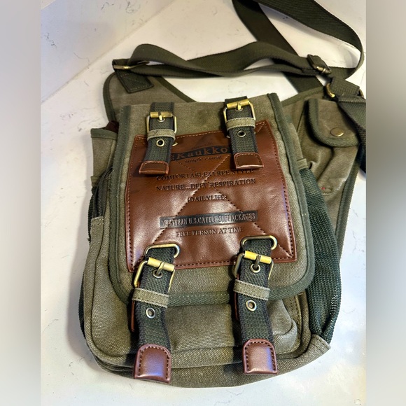 Kaukko Unisex Black Canvas‎ Chest/Travel Bag - Picture 1 of 8
